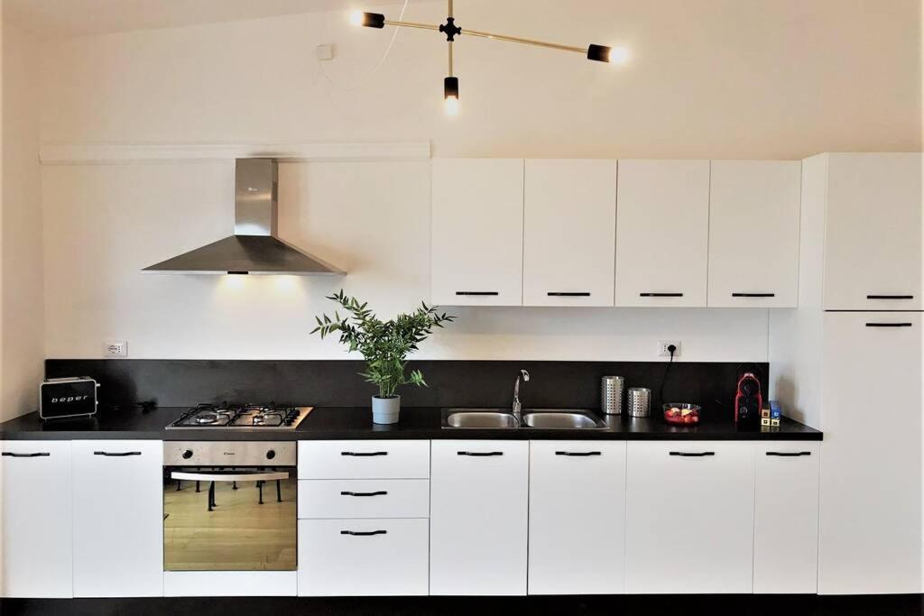 Luxus P4T Family 3 Bedroom With Pool, Tennis Court And Sauna Brindisi Bagian luar foto