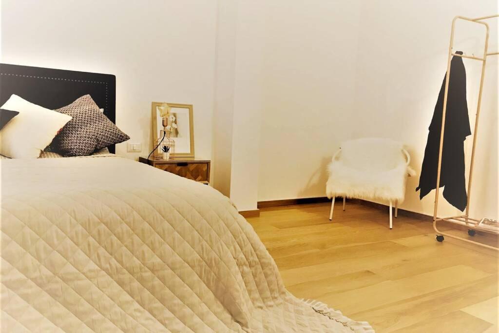 Luxus P4T Family 3 Bedroom With Pool, Tennis Court And Sauna Brindisi Bagian luar foto