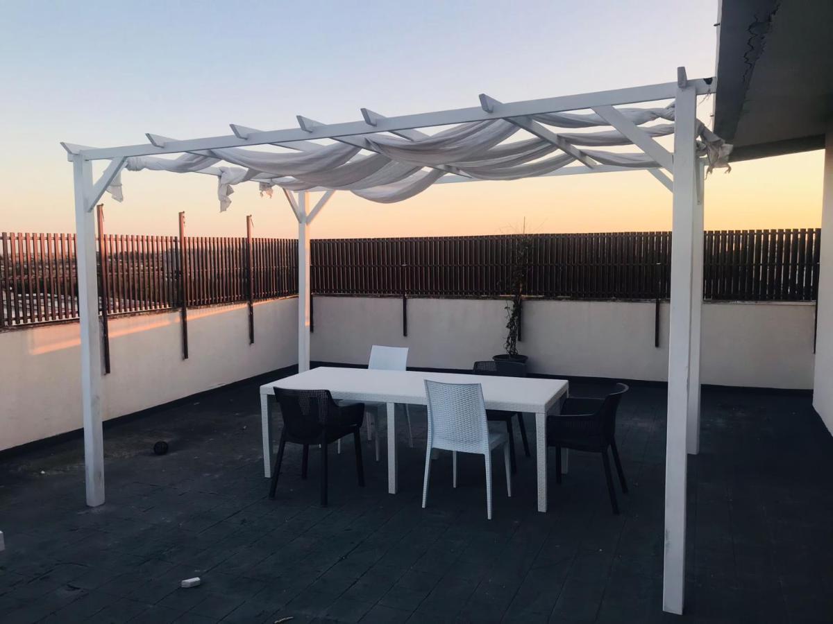 Luxus P4T Family 3 Bedroom With Pool, Tennis Court And Sauna Brindisi Bagian luar foto