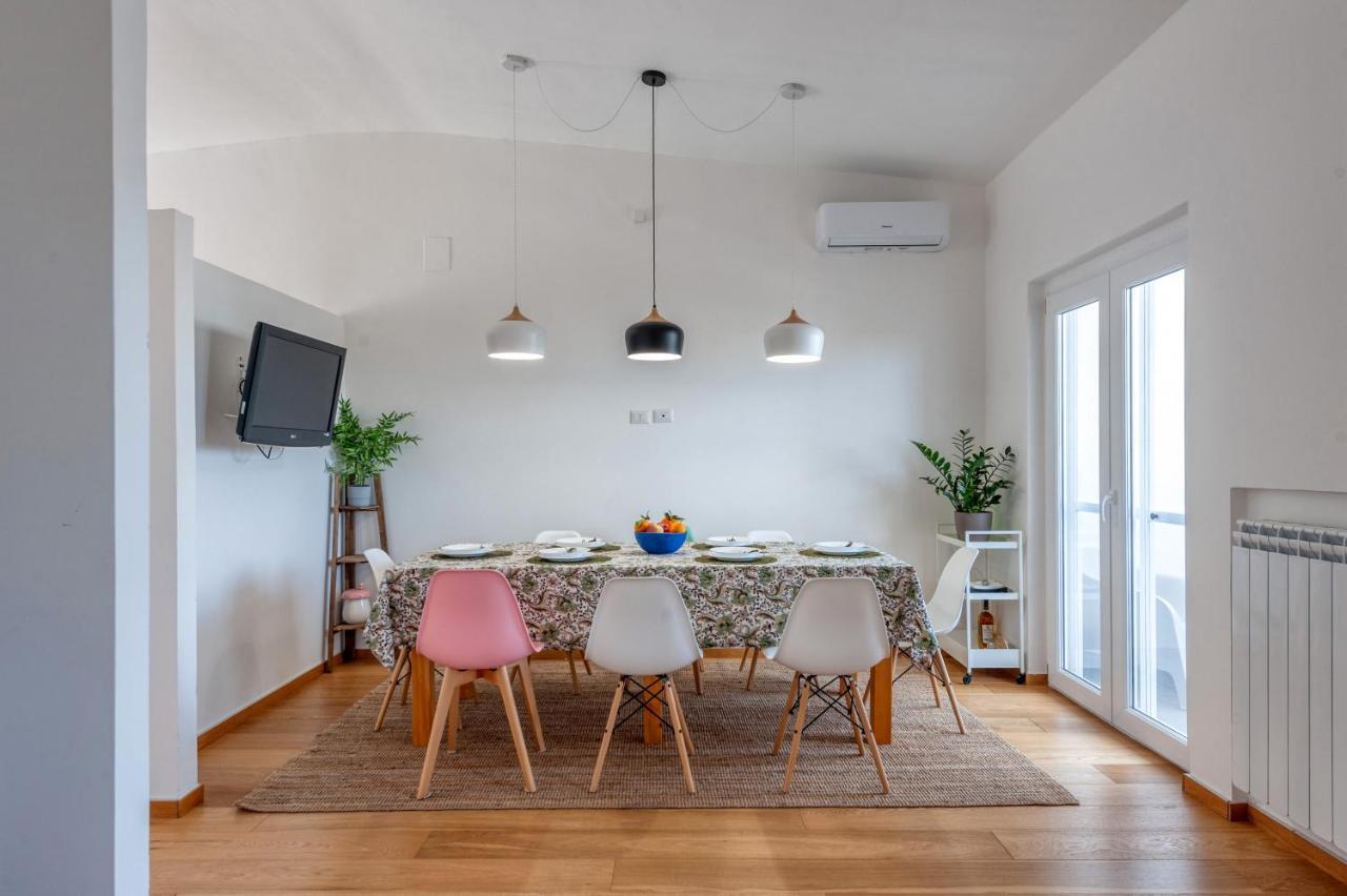 Luxus P4T Family 3 Bedroom With Pool, Tennis Court And Sauna Brindisi Bagian luar foto
